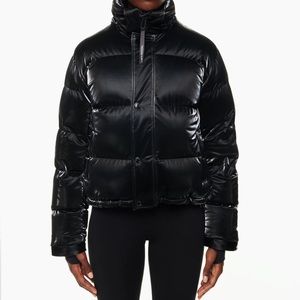 Aritzia super puff jacket SHORTY liquid black(runs large)